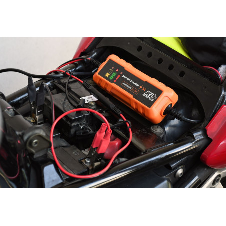 Chargeur batterie auto - XLPT - 1A - 20W - 12V - 3 m - Inclus câble détachable avec cosses a oeillet et crocodile